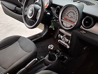 Personenauto, mini, 3-deurs, 1.4 one salt, 2010 - afbeelding 39 van  59