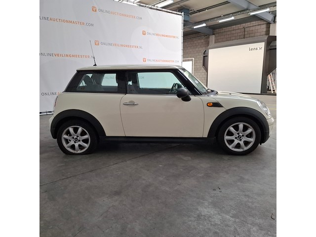 Personenauto, mini, 3-deurs, 1.4 one salt, 2010 - afbeelding 34 van  59