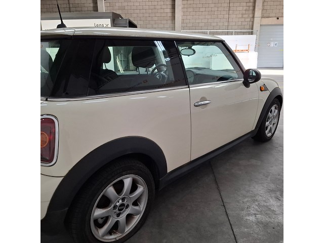 Personenauto, mini, 3-deurs, 1.4 one salt, 2010 - afbeelding 56 van  59