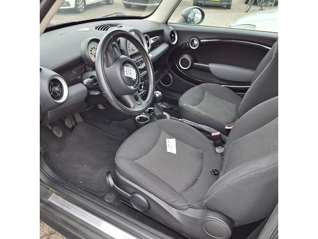 Personenauto, mini, 3-deurs, 1.6 one salt, 2010 - afbeelding 13 van  15