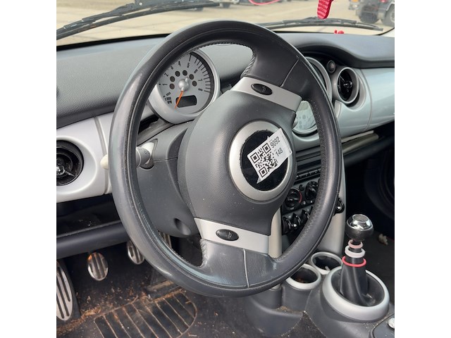Personenauto, mini, 3-deurs, 1.6 one salt, rood, 2002 - afbeelding 2 van  17
