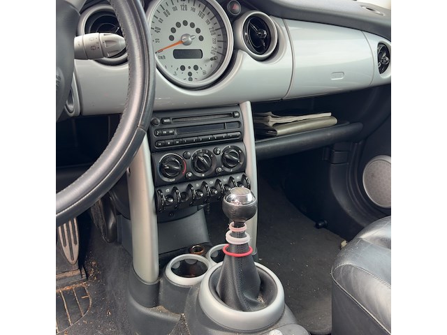 Personenauto, mini, 3-deurs, 1.6 one salt, rood, 2002 - afbeelding 3 van  17