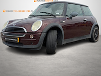 Personenauto, mini, 3-deurs, 1.6 one salt, rood, 2002 - afbeelding 1 van  17