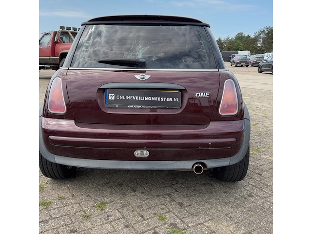 Personenauto, mini, 3-deurs, 1.6 one salt, rood, 2002 - afbeelding 15 van  17