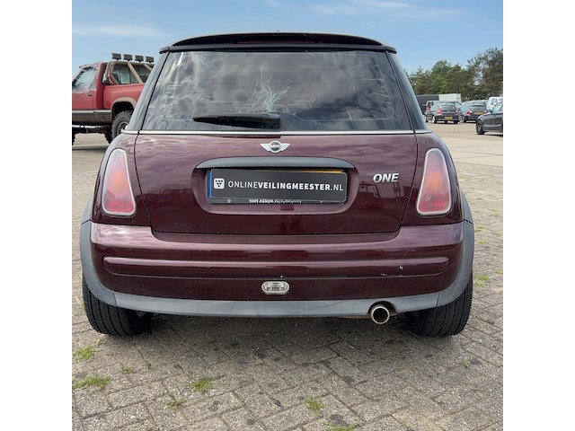 Personenauto, mini, 3-deurs, 1.6 one salt, rood, 2002 - afbeelding 16 van  17