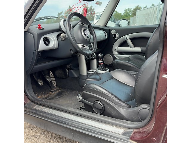 Personenauto, mini, 3-deurs, 1.6 one salt, rood, 2002 - afbeelding 17 van  17