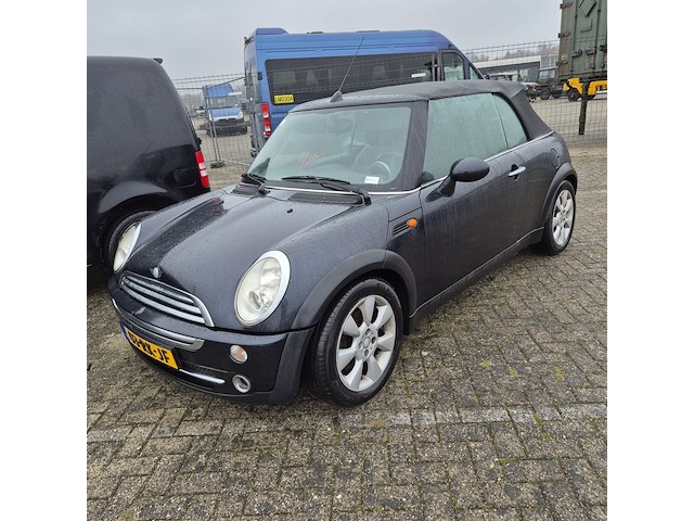 Personenauto mini, cabrio 1.6 cooper chili, zwart, bouwjaar 2005 - afbeelding 1 van  1