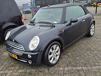 Personenauto mini, cabrio 1.6 cooper chili, zwart, bouwjaar 2005 - afbeelding 1 van  1
