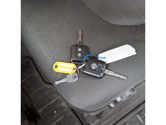 Personenauto, nissan, navara - afbeelding 13 van  47