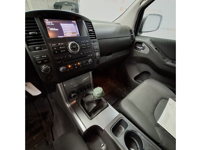 Personenauto, nissan, navara - afbeelding 21 van  47