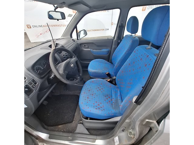 Personenauto, opel, agila 1.2-16v comfort, 2001 - afbeelding 37 van  69