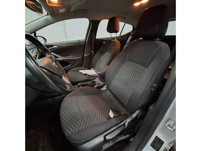 Personenauto, opel, astra 1.2, 2019, benzine - afbeelding 29 van  65
