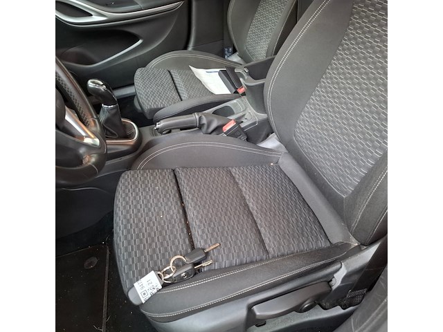Personenauto, opel, astra 1.6 cdti 120 jahre, 2019 - afbeelding 35 van  78
