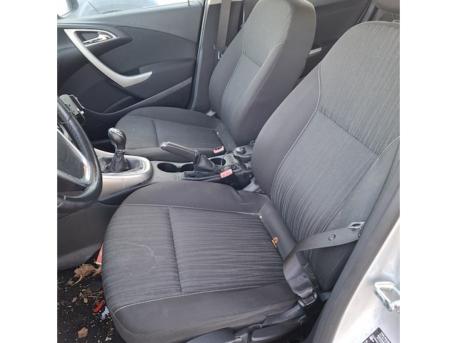 Personenauto opel, astra 1.6, grijs, bouwjaar 2010 - afbeelding 22 van  54