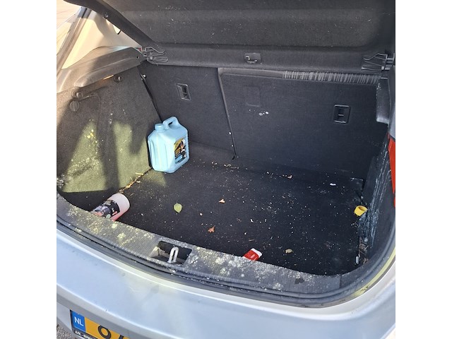 Personenauto opel, astra 1.6, grijs, bouwjaar 2010 - afbeelding 40 van  54