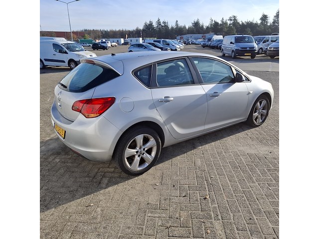 Personenauto opel, astra 1.6, grijs, bouwjaar 2010 - afbeelding 45 van  54