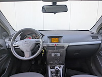 Personenauto, opel, astra 1,6i, grijs, 2005 - afbeelding 2 van  3