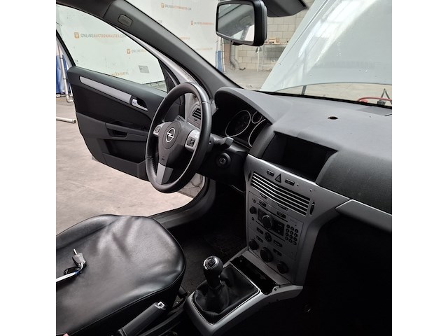 Personenauto, opel, astra, 2009 - afbeelding 31 van  46