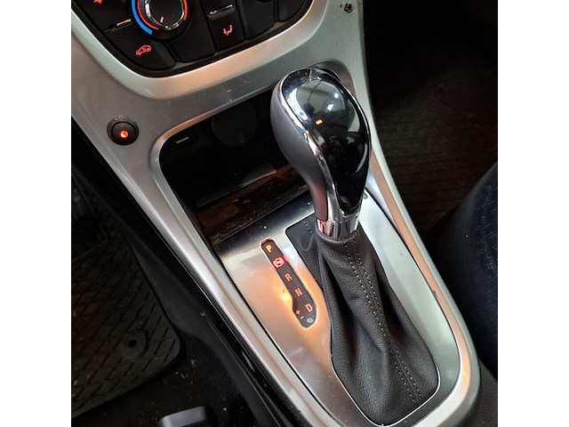 Personenauto, opel, astra, 2014 - afbeelding 32 van  69