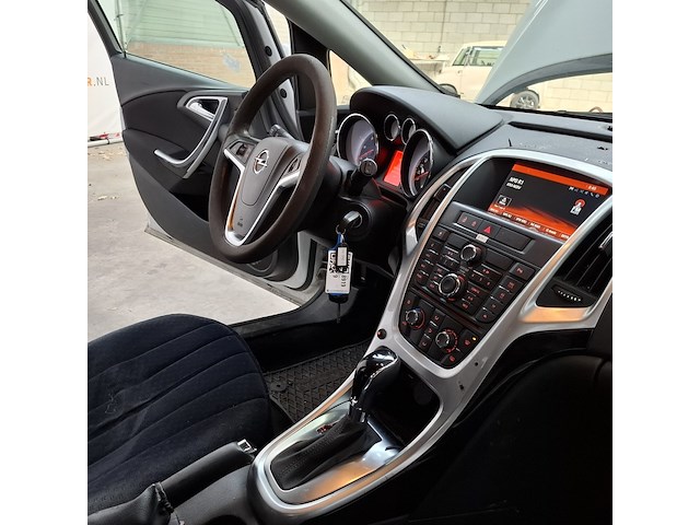 Personenauto, opel, astra, 2014 - afbeelding 43 van  69