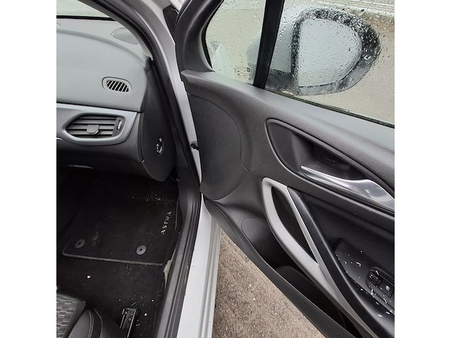 Personenauto, opel, astra, 2017 - afbeelding 33 van  45