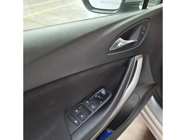 Personenauto, opel, astra, 2018 - afbeelding 36 van  76