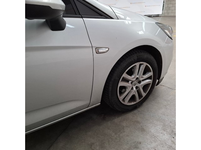 Personenauto, opel, astra, 2018 - afbeelding 56 van  76