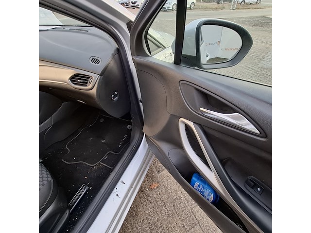 Personenauto, opel, astra, 2019 - afbeelding 32 van  43