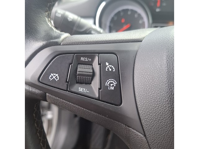 Personenauto, opel, astra, 2019 - afbeelding 18 van  36