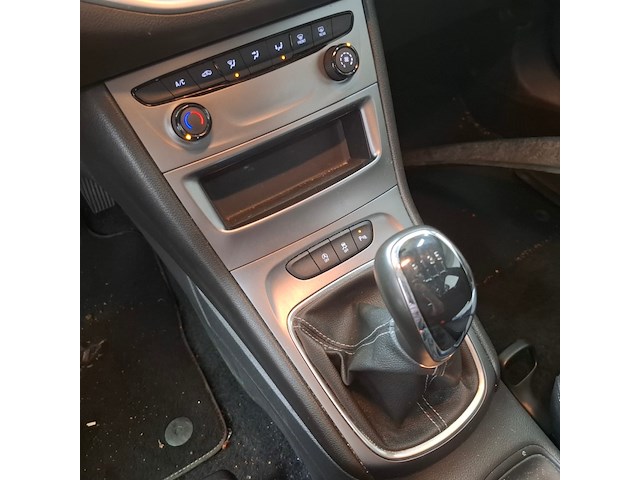 Personenauto, opel, astra, 2019 - afbeelding 33 van  67