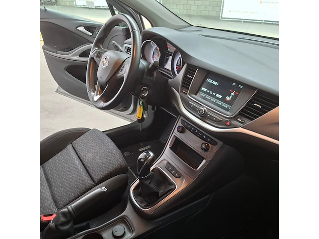 Personenauto, opel, astra, 2019 - afbeelding 46 van  67