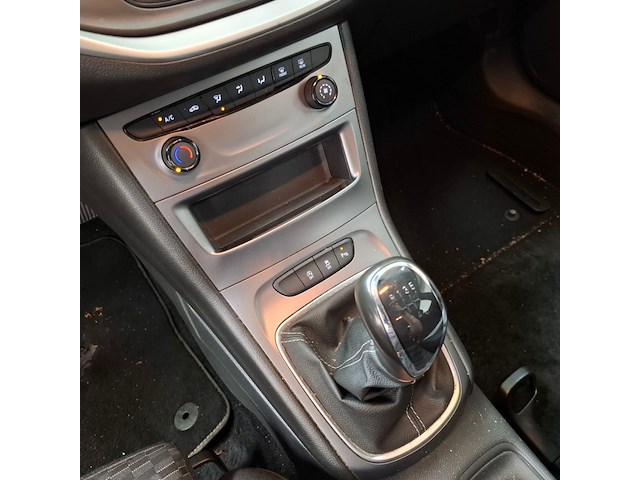 Personenauto, opel, astra, 2019 - afbeelding 35 van  67