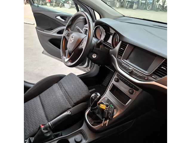Personenauto, opel, astra, 2019 - afbeelding 44 van  67