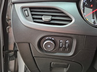 Personenauto, opel, astra, 2019 - afbeelding 15 van  39