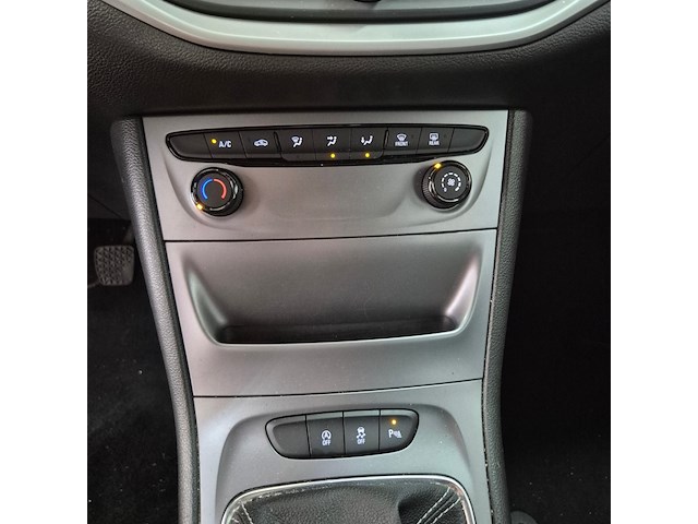 Personenauto, opel, astra, 2019 - afbeelding 19 van  39