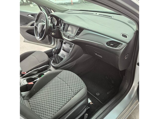 Personenauto, opel, astra, 2019 - afbeelding 26 van  39
