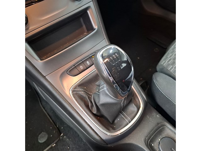 Personenauto, opel, astra, 2019 - afbeelding 36 van  68