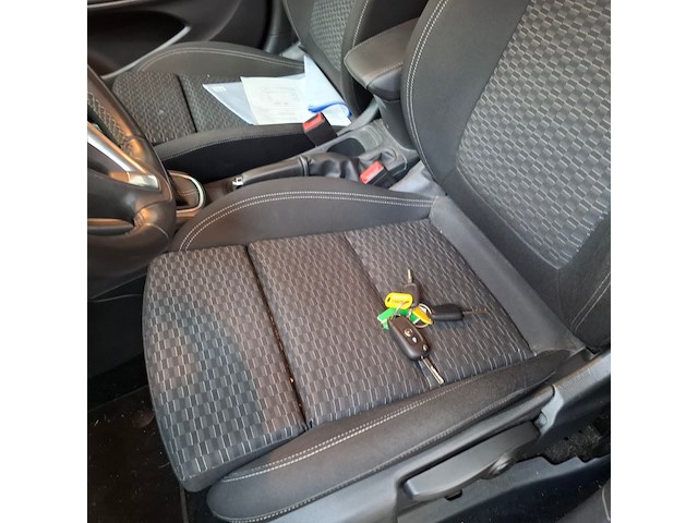 Personenauto, opel, astra, 2019 - afbeelding 33 van  75