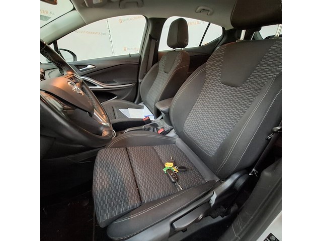 Personenauto, opel, astra, 2019 - afbeelding 35 van  75