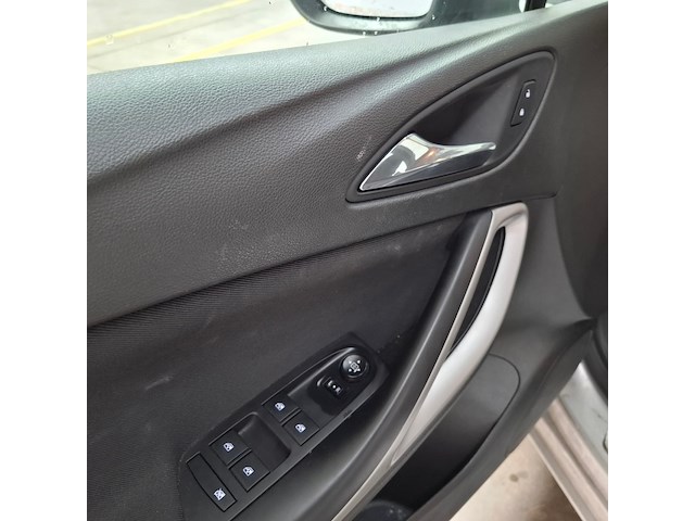 Personenauto, opel, astra, 2019 - afbeelding 33 van  74