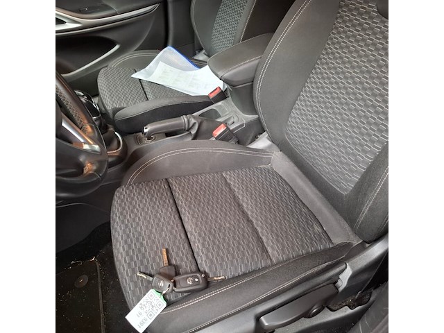 Personenauto, opel, astra, 2019 - afbeelding 36 van  74