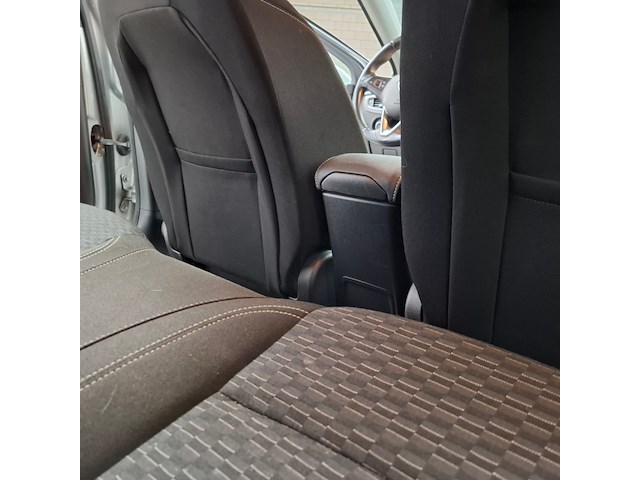 Personenauto, opel, astra, 2019 - afbeelding 52 van  74