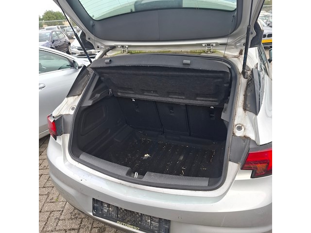Personenauto, opel, astra, 2019 - afbeelding 28 van  35
