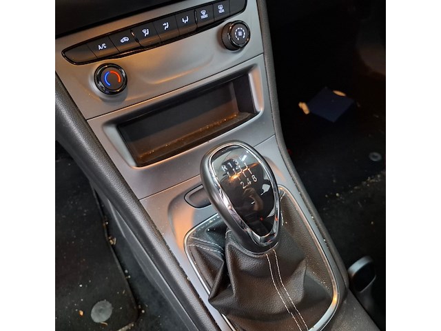 Personenauto, opel, astra, 2019 - afbeelding 32 van  64