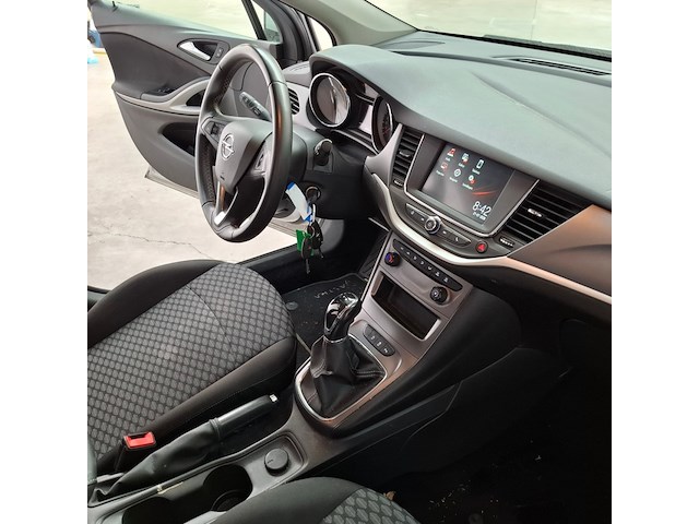 Personenauto, opel, astra, 2019 - afbeelding 42 van  64