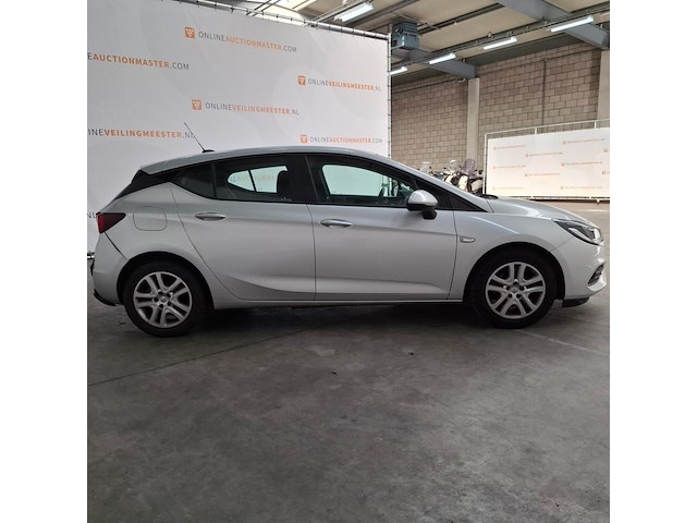 Personenauto, opel, astra, 2019 - afbeelding 34 van  64