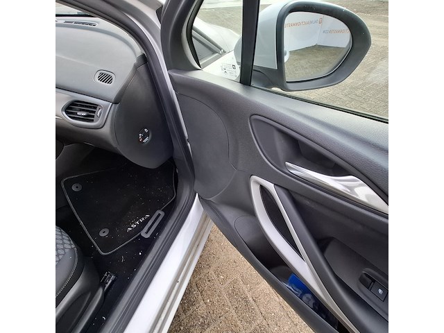 Personenauto, opel, astra, 2020 - afbeelding 32 van  42