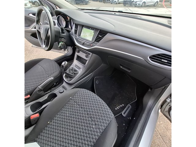 Personenauto, opel, astra, 2020 - afbeelding 33 van  42