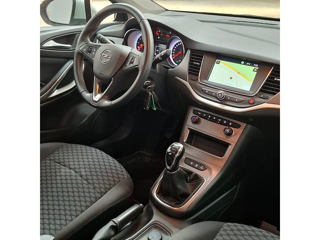 Personenauto, opel, astra, 2020 - afbeelding 18 van  35