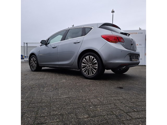 Personenauto, opel, astra cdti - afbeelding 16 van  50